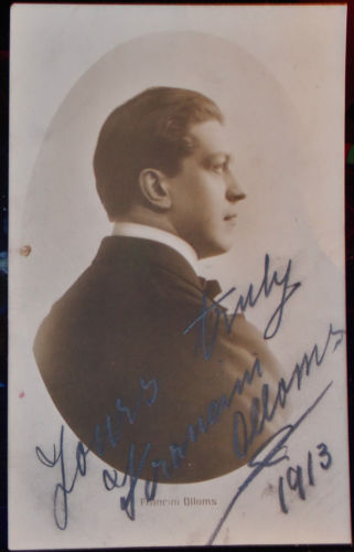 Francini Olloms Portrait