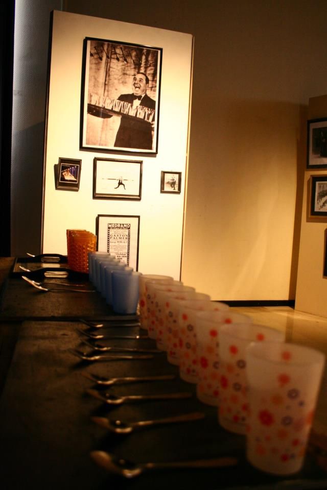 The photo from Olivier Caignart's exhibition about juggling.